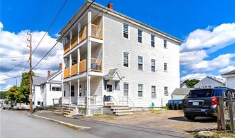 68 Division St, Lincoln, RI 02838