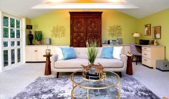 120 CHESAPEAKE Ave, Annapolis, MD 21403