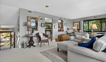 23 Harbour Vlg A, Branford, CT 06405
