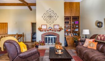 8 FIESTA Ct E, Appleton, WI 54911