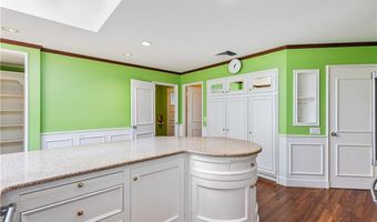28 S Hill Dr, Cranston, RI 02920