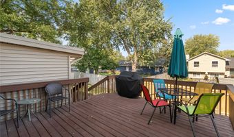 2242 Camelot Ct, Altoona, IA 50009