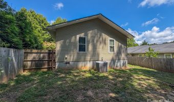 5 Springmill Dr, Asheville, NC 28806