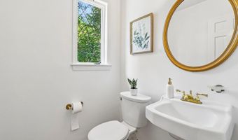 5601 KIRKWOOD Dr, Bethesda, MD 20816