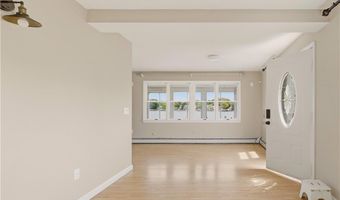 507 County Rd, Barrington, RI 02806