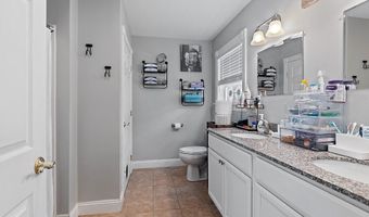 15 Fieldstone Dr, Augusta, ME 04330