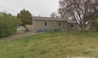30 N Division St, Cowley, WY 82420