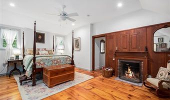 22 Brayton Rd, Smithfield, RI 02917