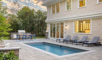84 Coggeshall Ave, Newport, RI 02840