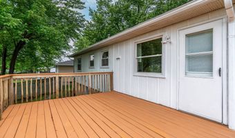 325 W 61ST Pl, Davenport, IA 52806