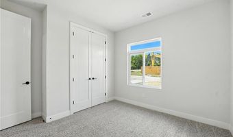 1630 Grayhawk Dr, Basehor, KS 66007