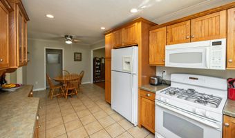 204 E Madison Dr, Polk City, IA 50226