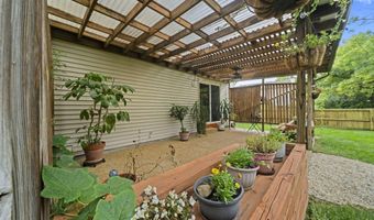 1993 Charmingfare St, Columbus, OH 43228
