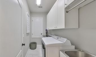 7023 OLD BENTON Dr, Apollo Beach, FL 33572