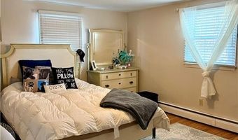 17 Melbourne Dr, Narragansett, RI 02882