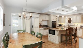 121 Center Ave, Atlantic Highlands, NJ 07716