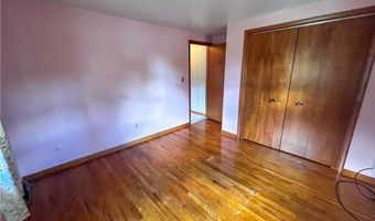 100 Chadwick Ln, Austintown, OH 44515