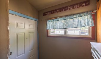 863 Minot Ave, Auburn, ME 04210