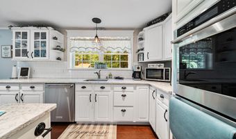 27 Partridge Ln, Chester, NH 03036