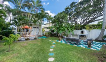 1276 Mokulua Dr, Kailua, HI 96734