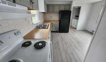 12 L St, Bangor, ME 04401