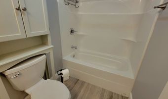 8201 Windcombe Blvd, Indianapolis, IN 46240