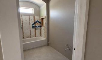708 Ruby Ct, Carlsbad, NM 88220
