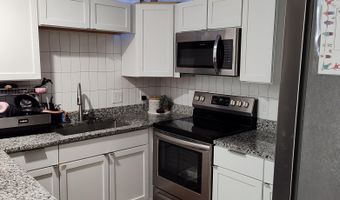 24 Chesterfield Lake Dr, Beaufort, SC 29906