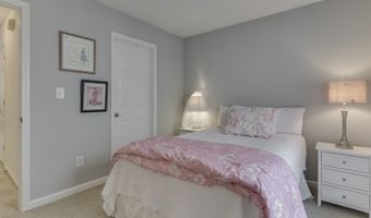 1314 Summerhouse Dr, Indianapolis, IN 46217