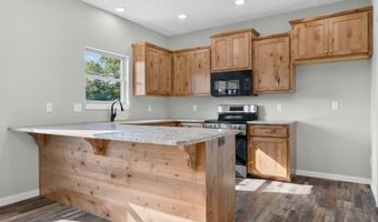 421 Beavertail Rd, Ash Grove, MO 65604