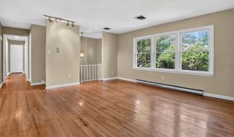 3409 BEVERLY Dr, Annandale, VA 22003