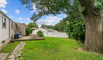 174 Lawnacre Dr, Cranston, RI 02920