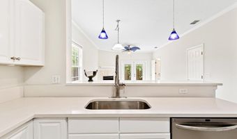 66 W 14TH St, Atlantic Beach, FL 32233