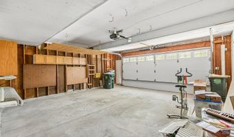 3051 N Huntington Dr, Arlington Heights, IL 60004