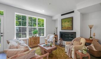 2550 FARMSTEAD Dr, Rockville, MD 20850