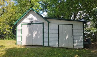 60 Summit St, Baileyville, ME 04694