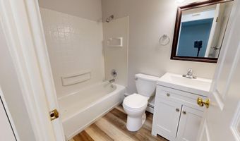 124 Allen Dr 1, Ann Arbor, MI 48103