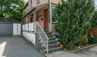 21 Slocum St, Newport, RI 02840