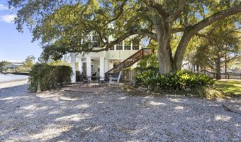 11046 New York St, Bay St. Louis, MS 39520