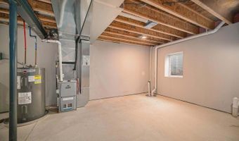 1 Maple Village Ct, Ann Arbor, MI 48103