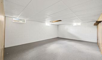 738 Sunset Dr, Bloomfield, IN 47424