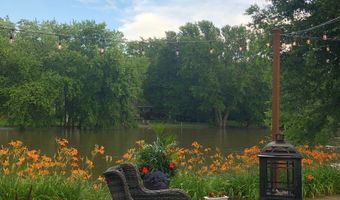 17 Willow St, Algonquin, IL 60102