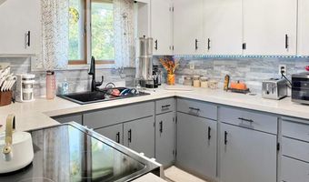 5484 Meadow Ln, Aurora, MN 55705