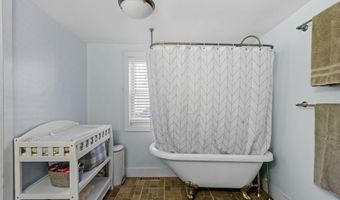 1612 W Glenville Rd, Amsterdam, NY 12010