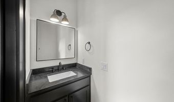 220 SE B St, Bentonville, AR 72712