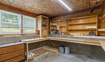 162 Pine St, Warwick, RI 02888