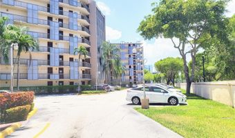 3101 N Country Club Dr 101, Aventura, FL 33180