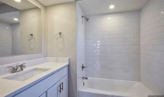 6 Levitt Ave, Bergenfield, NJ 07621