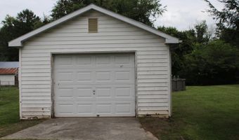 256 E Maple Ave, Alderson, WV 24910