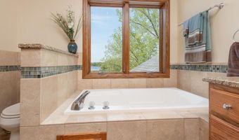 15825 Garden View Dr, Apple Valley, MN 55124